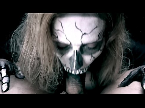 ❤️ Gadis iblis mengisap ayam dengan mulut hitamnya dan menelan air mani. ️❌ Video seks pada kami id.pornovore.ru